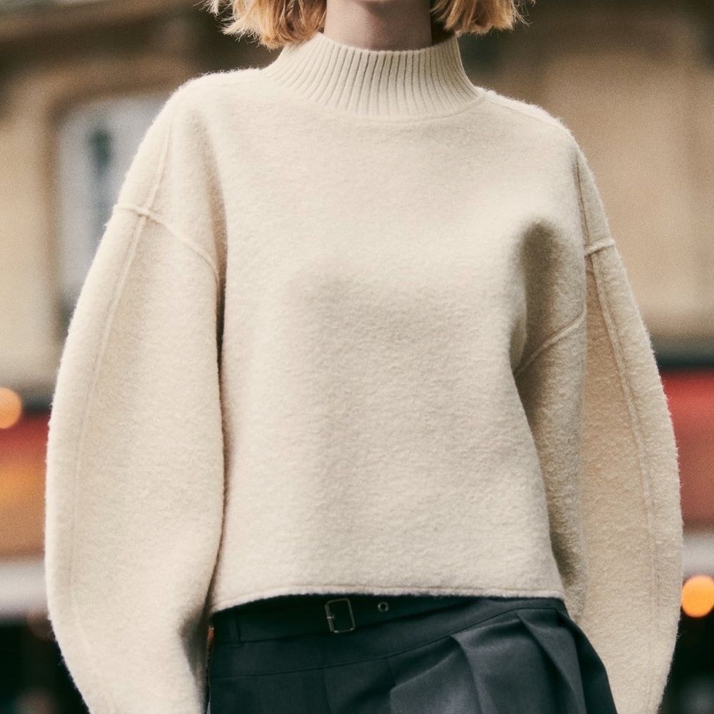 Zara TRICOT BOUCLE SWEATSHIRT
